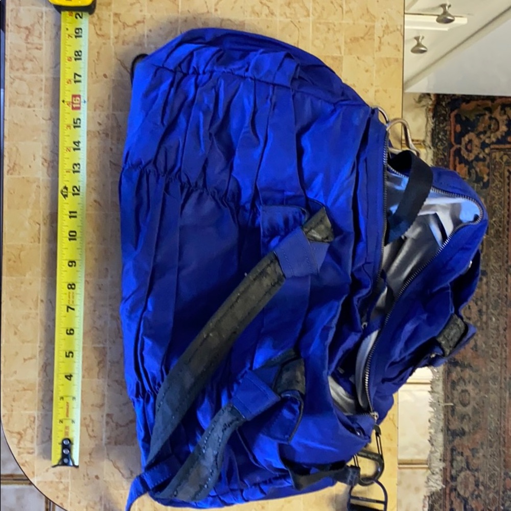 Lululemon workout bag